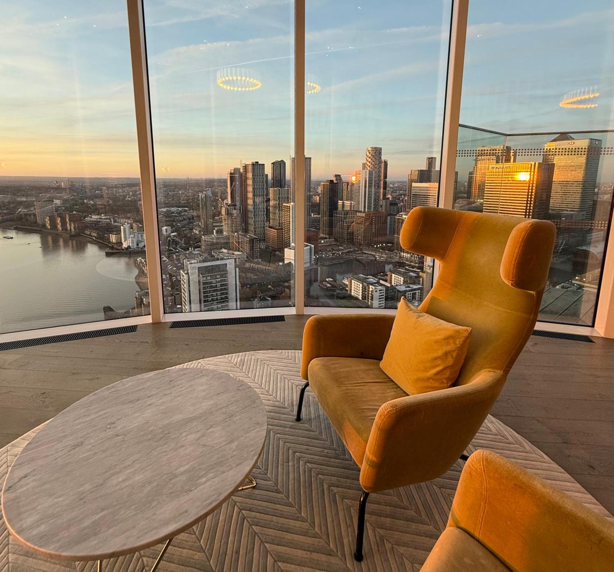 Luxury Modern 2 Bed Flat With Balcony And City View - Canary Wharf City Center Лондон Екстериор снимка